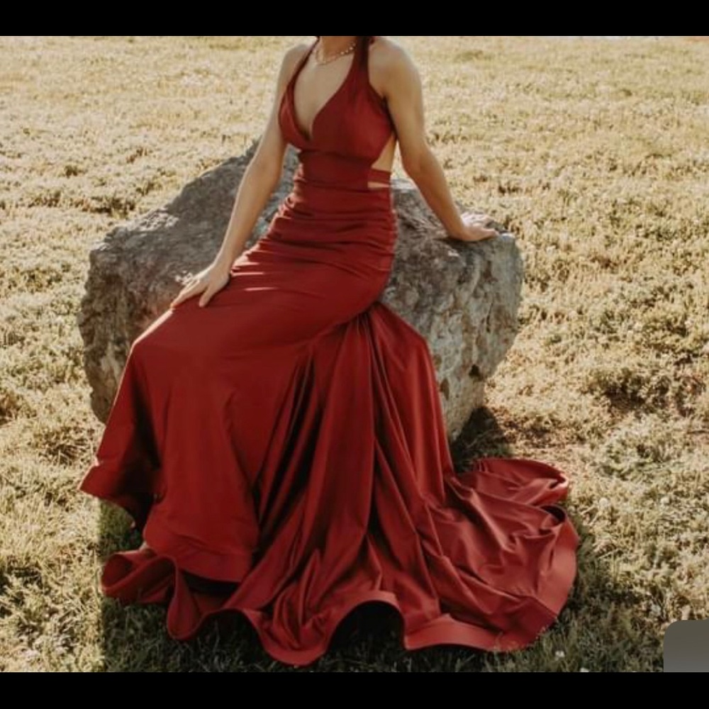 New Burgundy prom dress